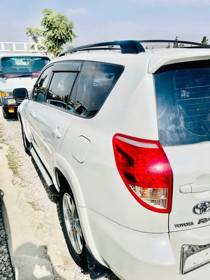 Toyota RAV4 2007 white, automatic, sunroof (5)
