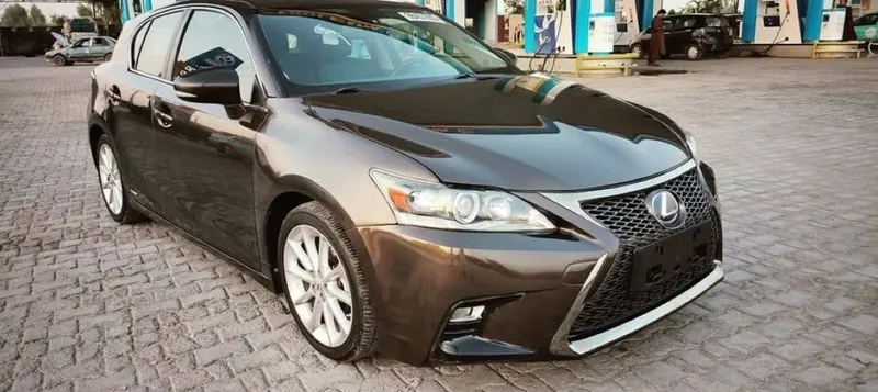 Lexus CT 200h 2013 Full Option Sport (4)