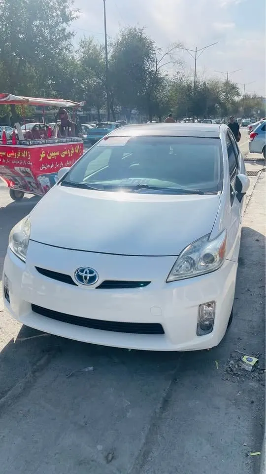 Toyota Prius 2011 American, White, Full Option (3)