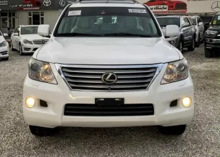 Lexus 570