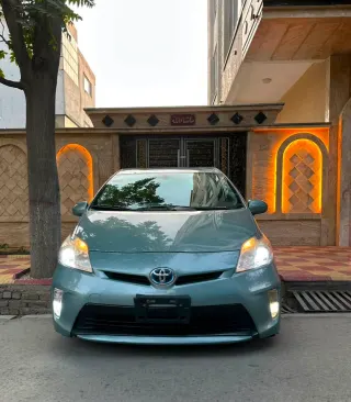 TOYOTA PRIUS 2013