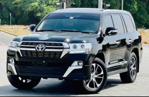 2010 Land Cruiser VXR - Fully Featured