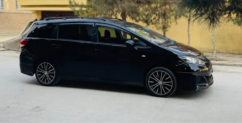 Toyota Fielder 2012