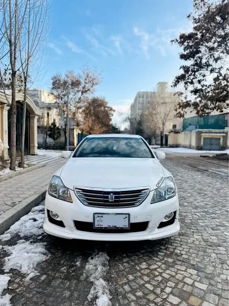 2008 Toyota Crown Hybrid