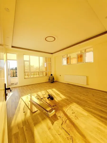 Urgent Sale: 4-Room Sun-Facing Apartment