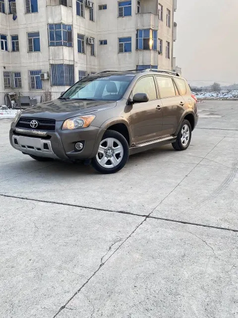 Toyota RAV4 2010
