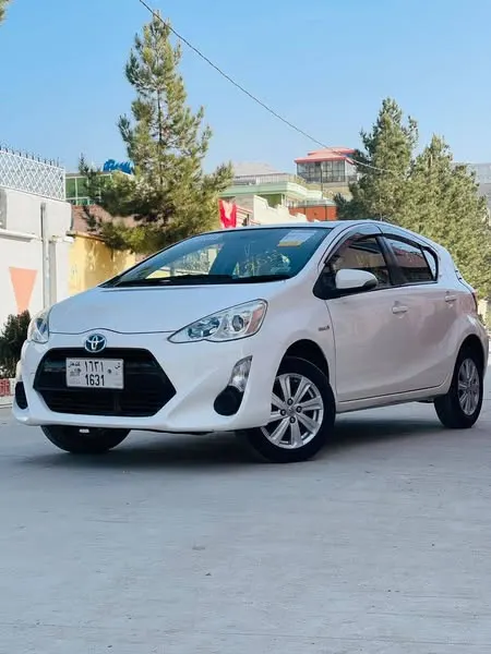 2015 Toyota Aqua Hybrid (Japanese Model)