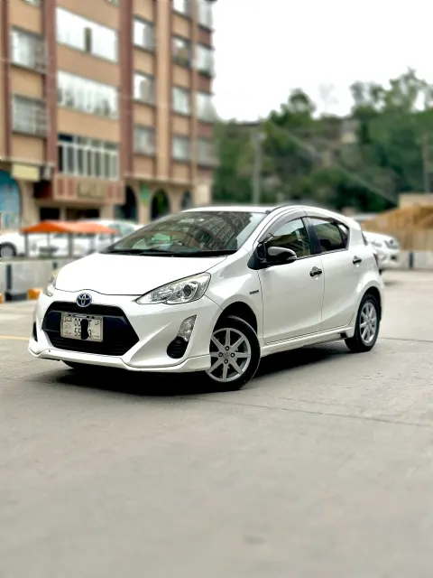 Toyota Aqua 2015