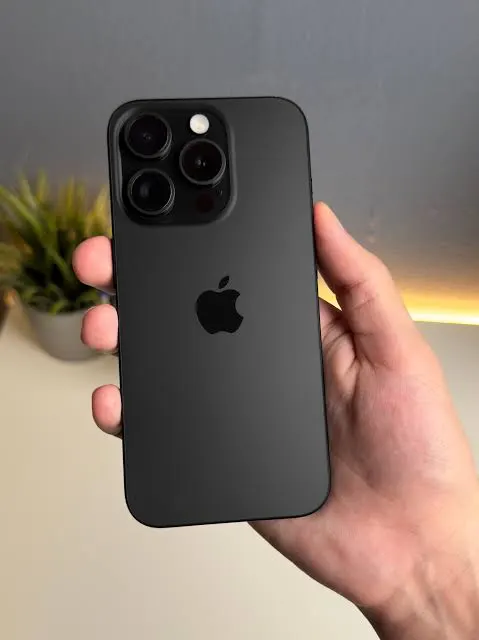 I phone-16-pro-max-256gb-black-titanium