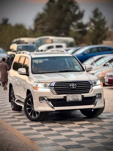 Toyota Land Cruiser GXR 2012