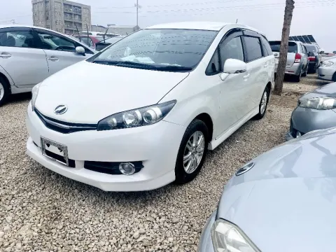 Toyota Fielder 2012