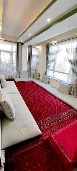 Corner apartment for sale, 4 rooms, by public park