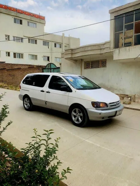Toyota Sienna 1998