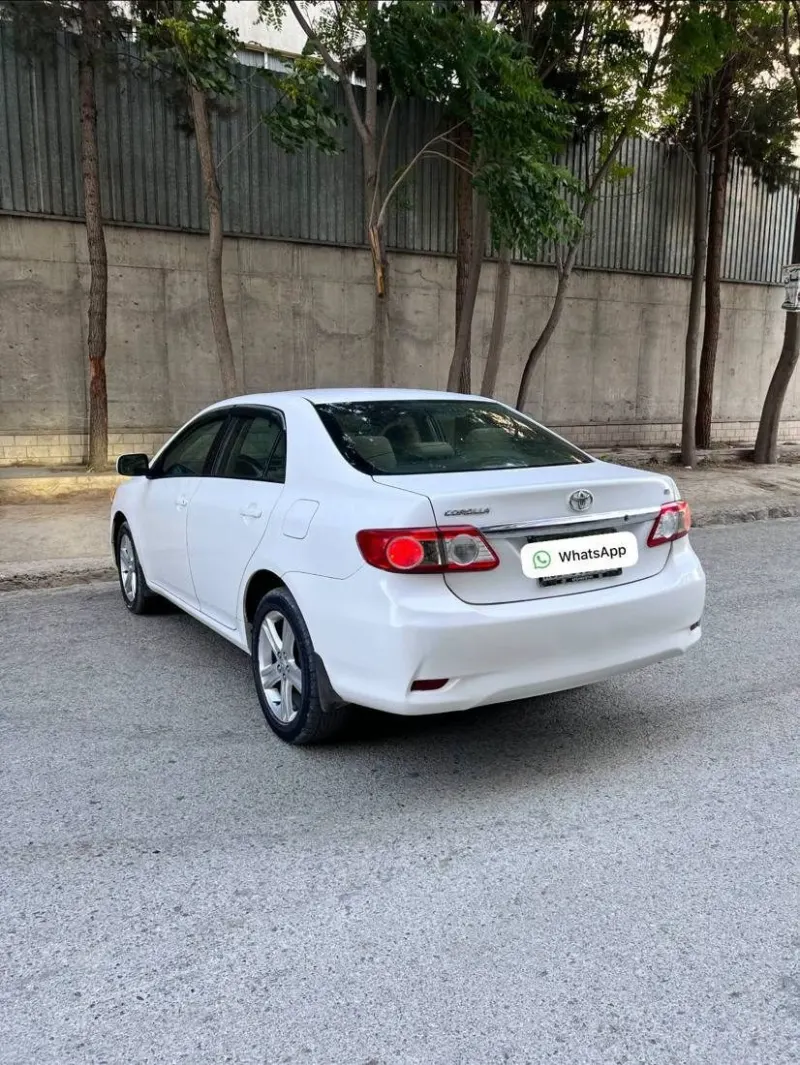 Toyota Corolla LE 2012
