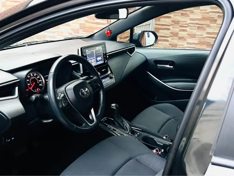 Toyota Camry SE 2020