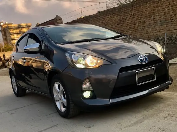 Toyota Aqua Hybrid 2014