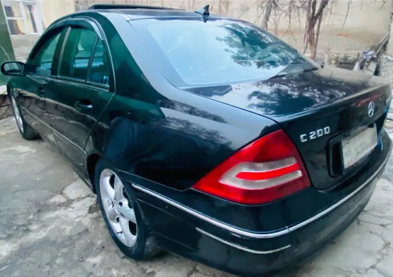 Mercedes-Benz 2005