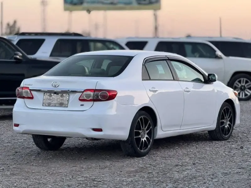 Toyota Corolla LE 2012