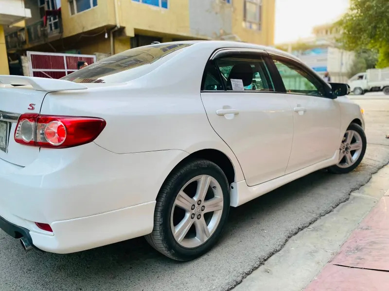 Toyota Corolla S 2013