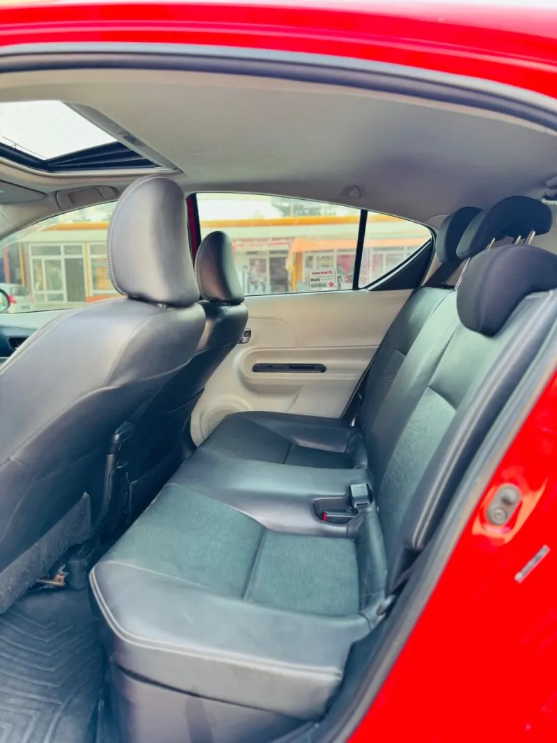 TOYOTA PRIUS C 2014
