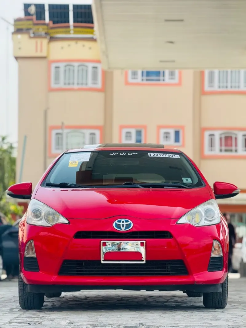 TOYOTA PRIUS C 2014