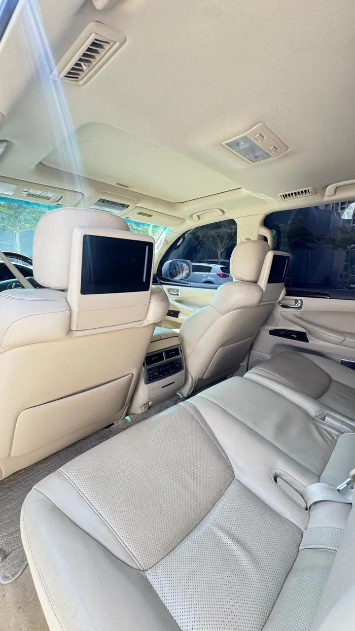 Lexus LX570 2015