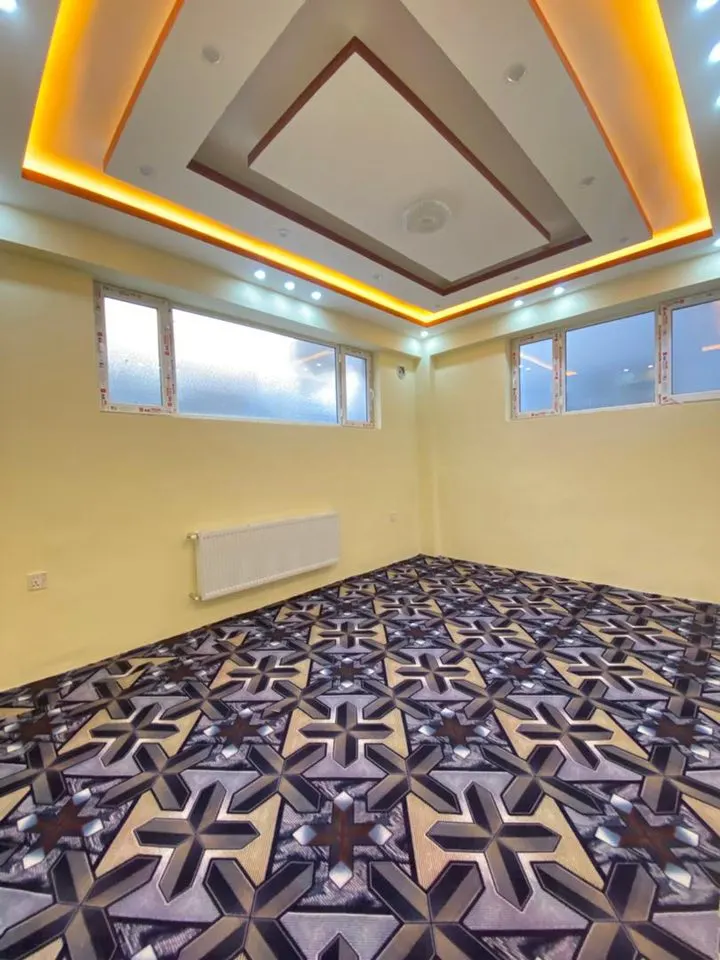 Apartment for sale, 3 rooms, 130 m², with yard, District 15