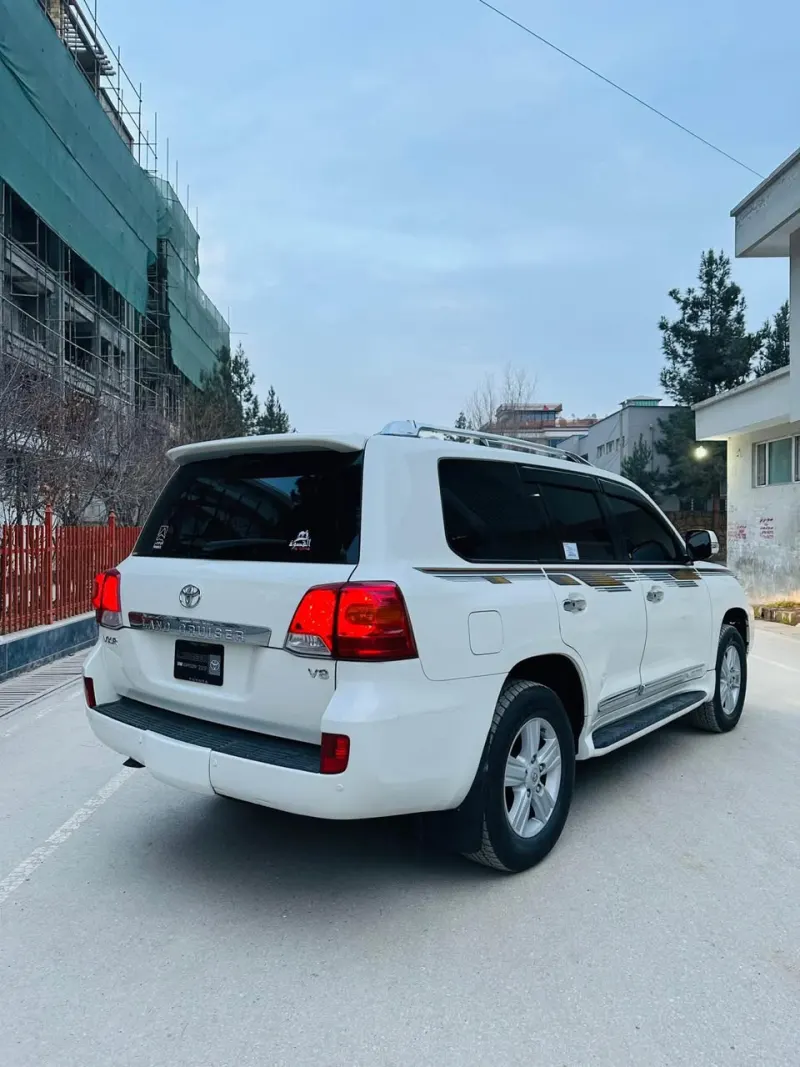Toyota Land Cruiser 2010