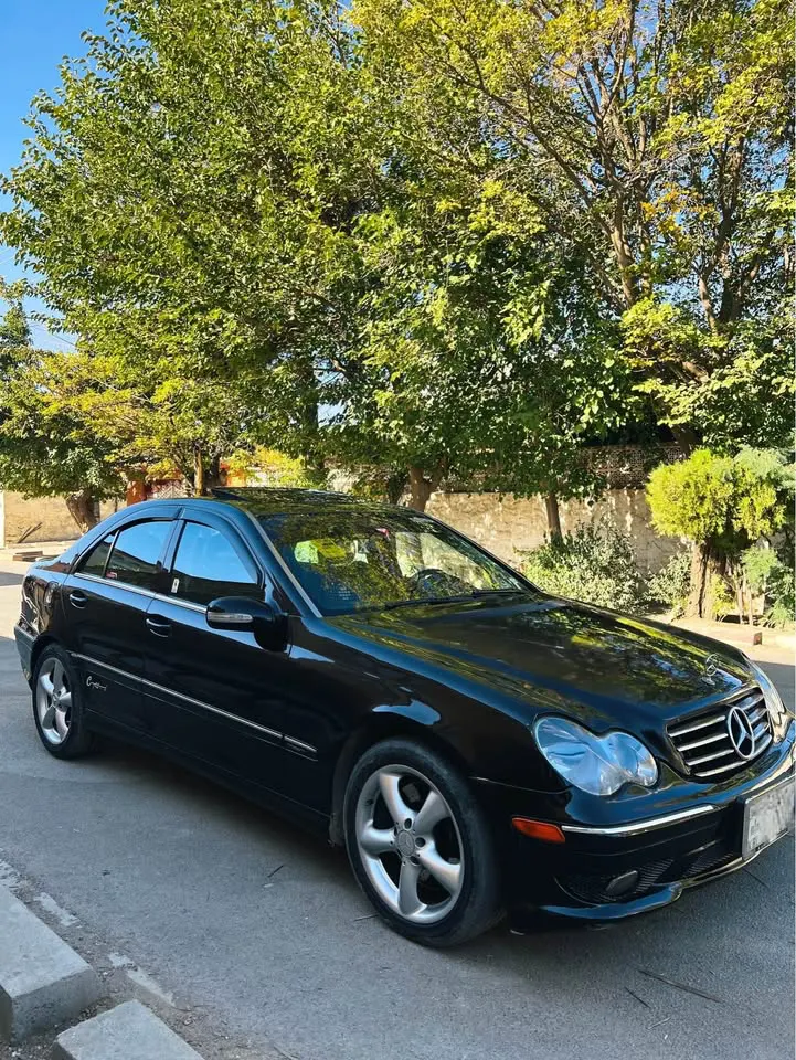 Mercedes-Benz C230 2005