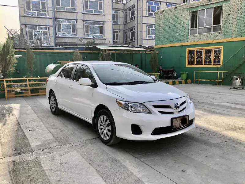 Toyota Corolla LE 2013