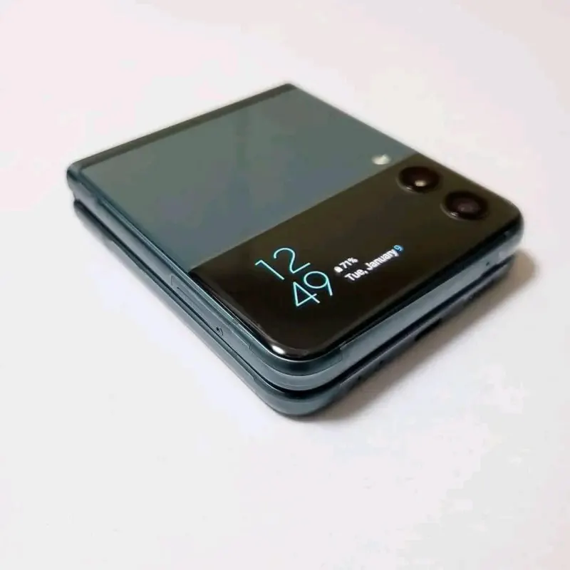 Samsung Galaxy Z Flip3 For Sale