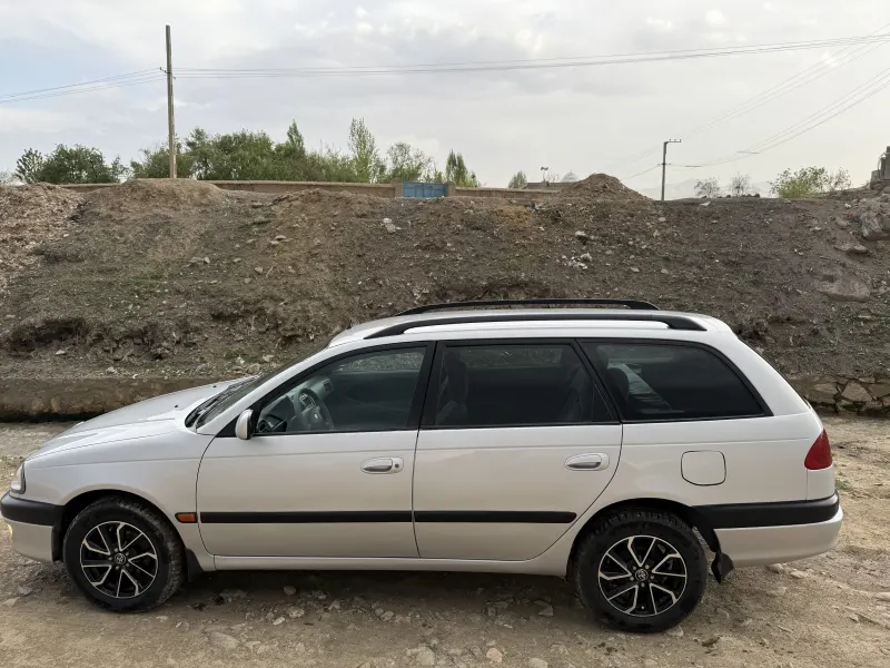 Toyota Avensis 1999