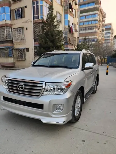 Toyota Land Cruiser 2011