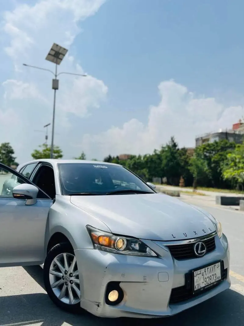 Lexus CT200h 2012