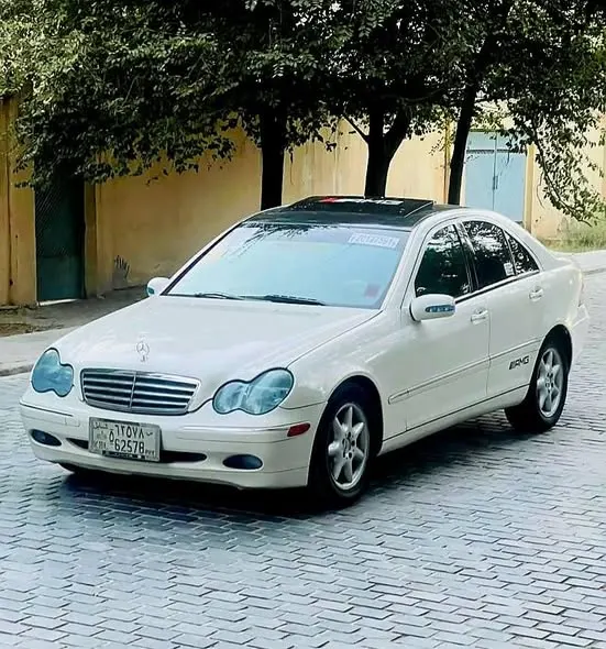 Mercedes-Benz 2004