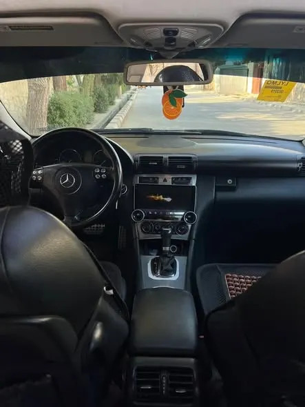 Mercedez Benz 2005