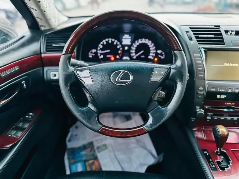 Lexus LS460 2008