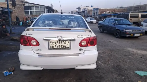 Toyota Corolla LE 2004