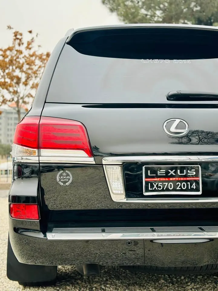 Lexus LX570 2014