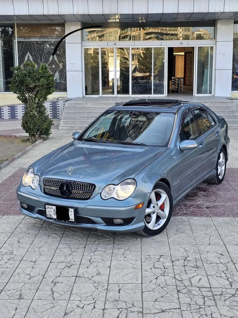 Mercedes-Benz C-Class 2005