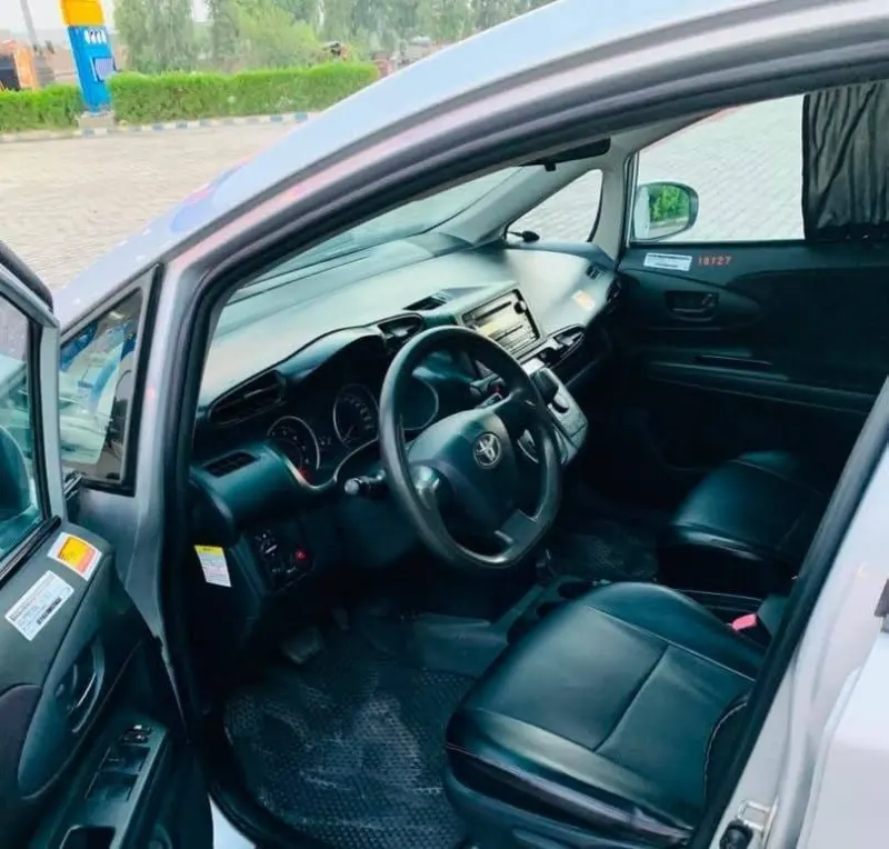 Toyota Wish 2012