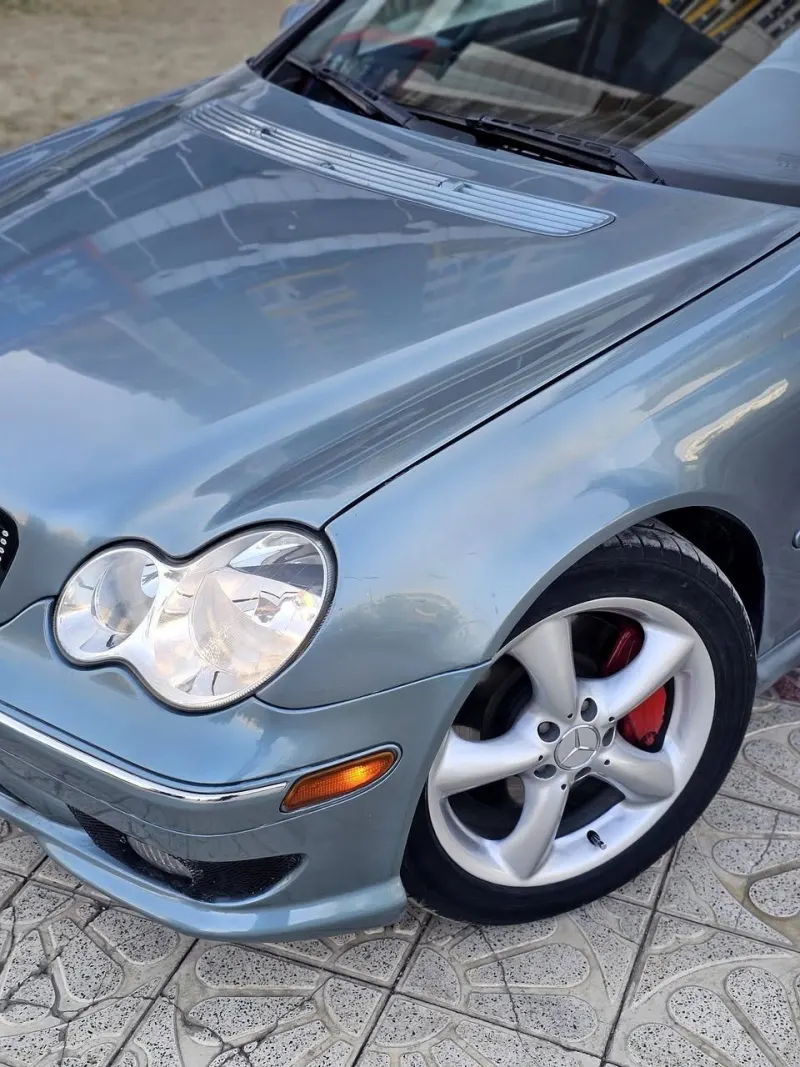 Mercedes-Benz C-Class 2005