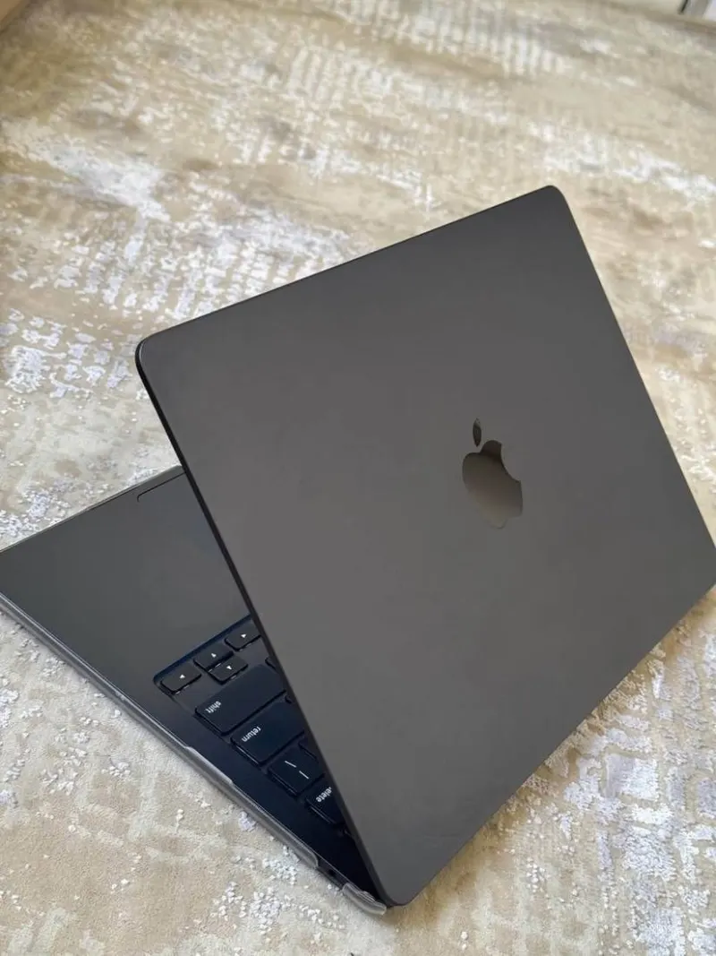 Apple MacBook Air 13 M3 2024