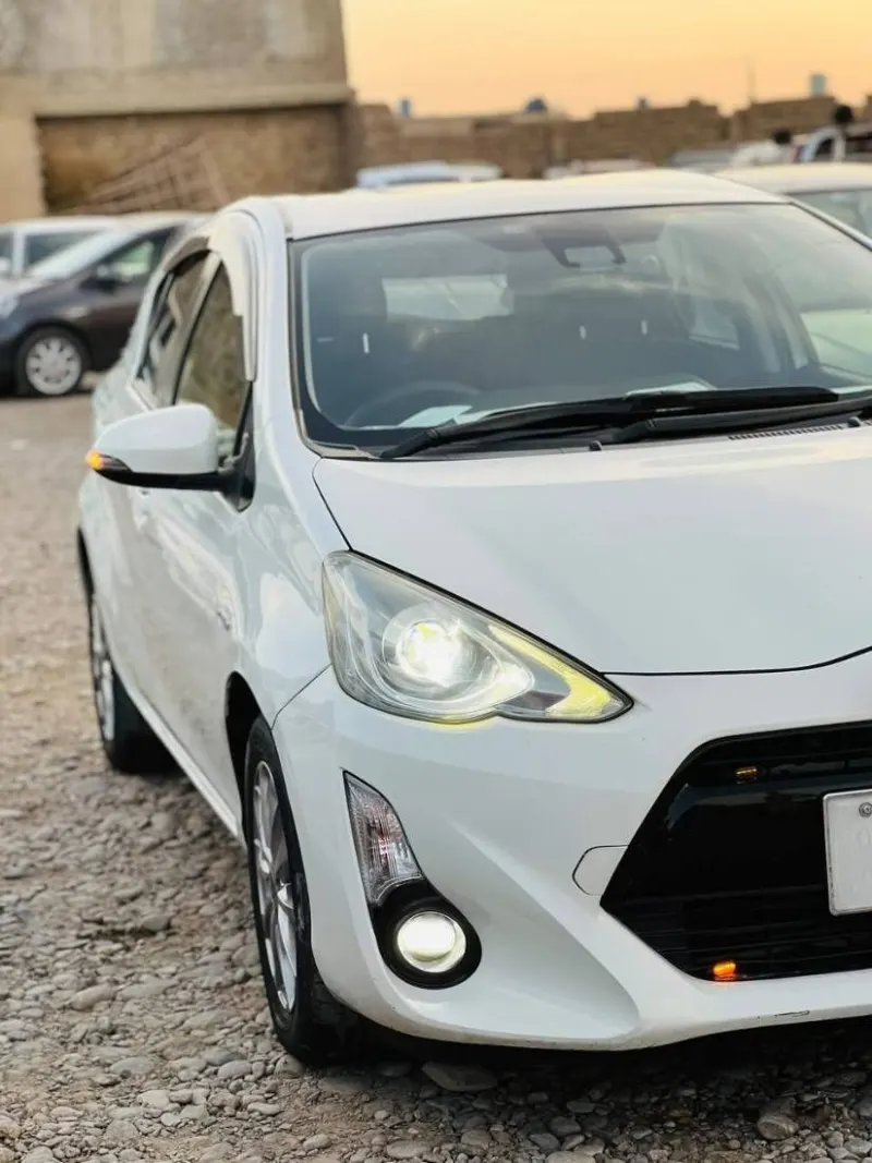 Toyota Aqua Hybrid 2016