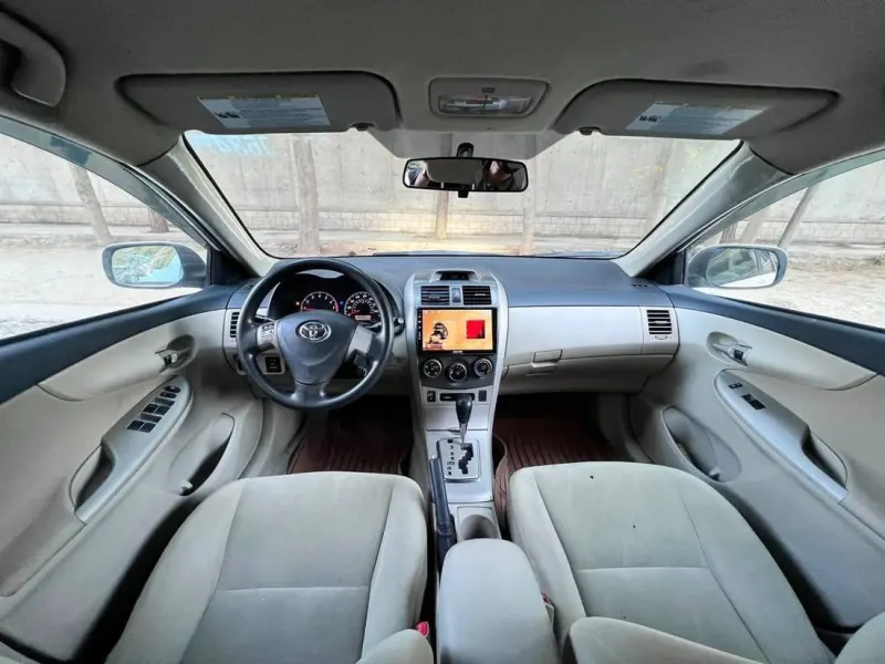 Toyota Corolla LE 2012